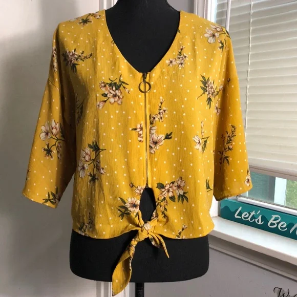 Mine Floral Zip Front Hem Tie Top Size L - Picture 1 of 5